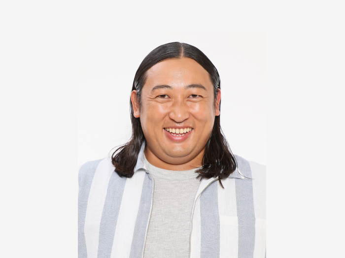 秋山竜次（ロバート）